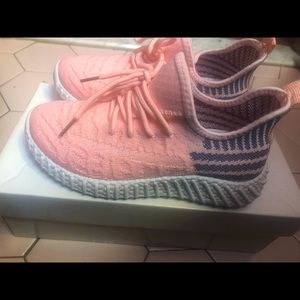 Girls slip on sneakers - size 32 (us 13.5) - pink & purple